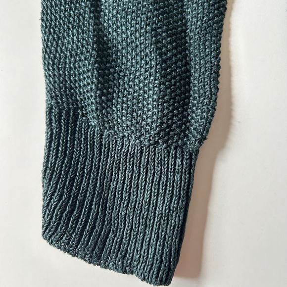 Club Monaco Men’s knit sweater/jumper medium
Dark green, very deep strong color - Picture 4 of 9